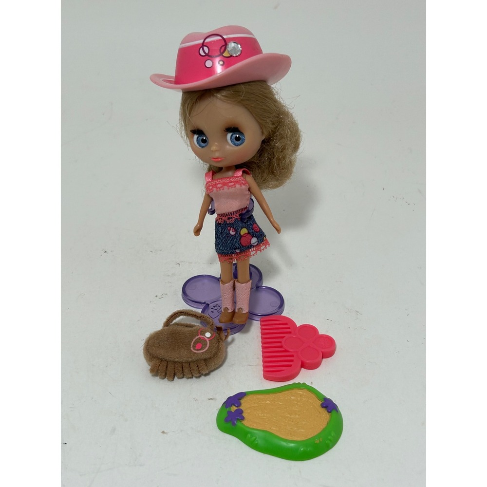 Hasbro Littlest Pet Shop Blythe Doll Pink Cowgirl Hat Western Outfit Accessories
